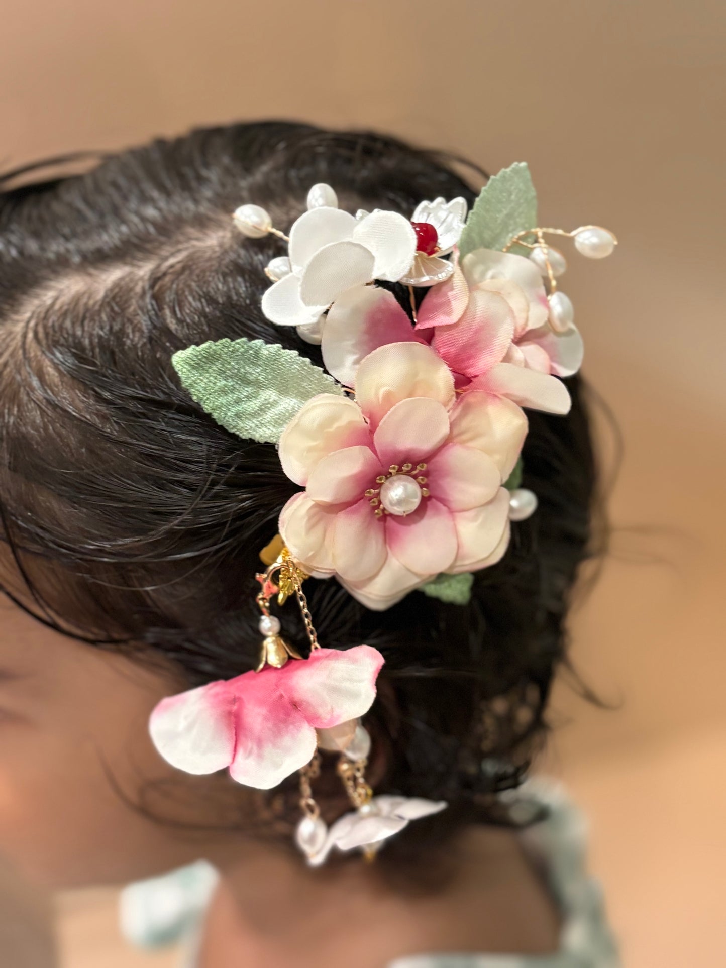 Blush Blossom Pearl Hair Clip