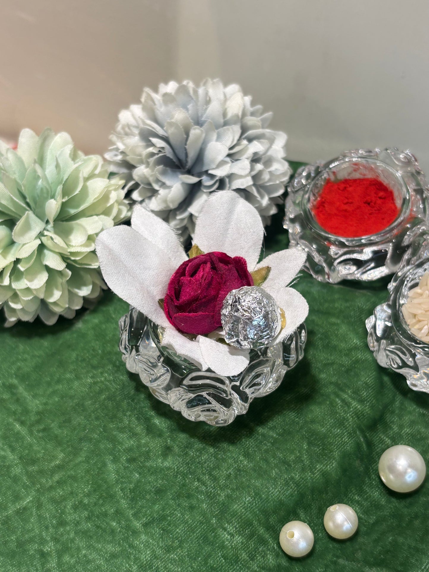 Gat Nariyal In Rose-Crystal White Bowl