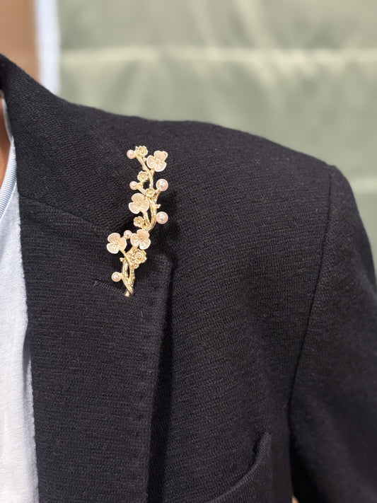 Pearl Lapel Pin