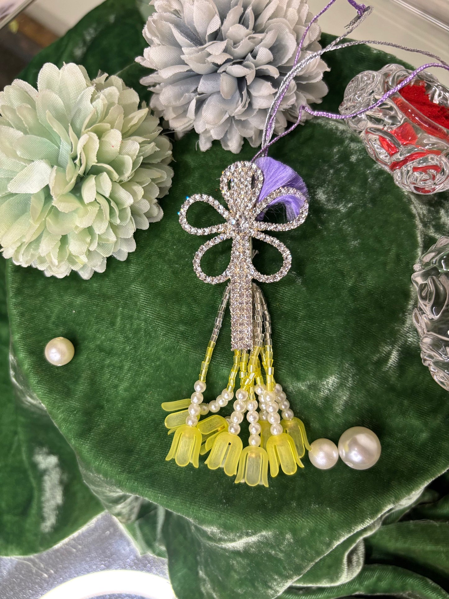 Fancy Lumba With Diamond Studded Hair Clip