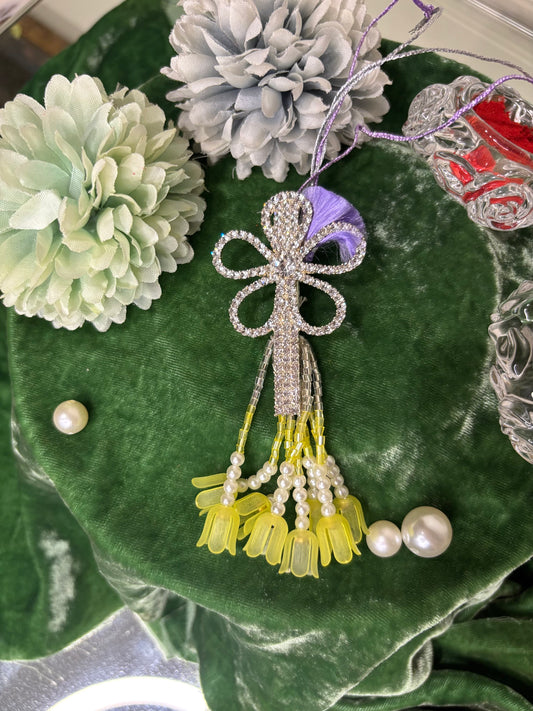 Fancy Lumba With Diamond Studded Hair Clip